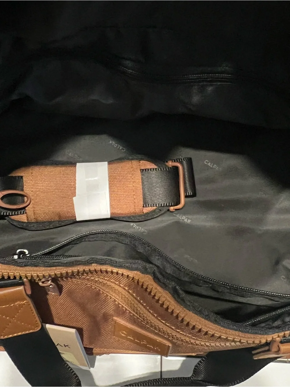 Stevyn Duffel Bag with Shoe Compartment in Walnut